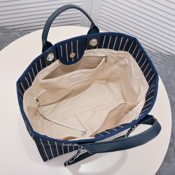 シャネルバッグ着用イメージ